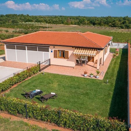 Villa Gracia Sveti Lovreč Pazenatički Eksteriør billede