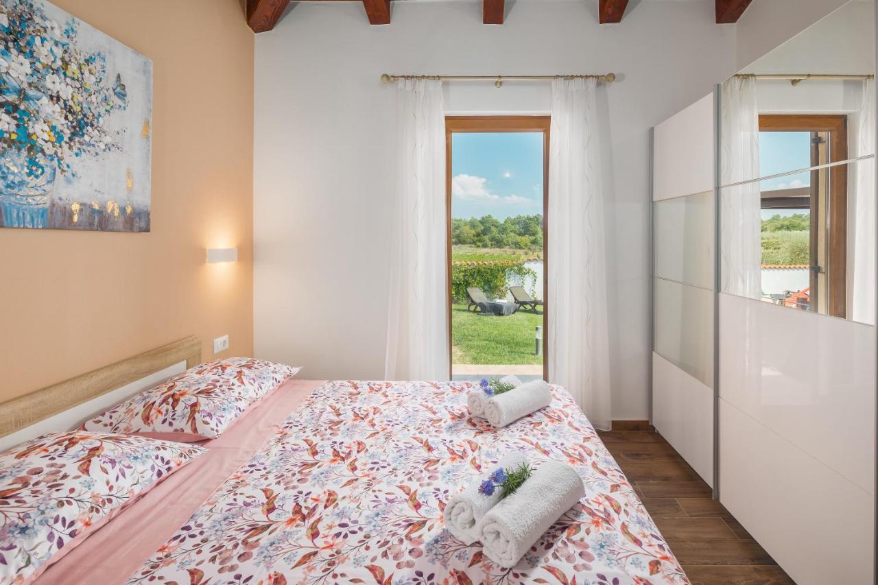 Villa Gracia Sveti Lovreč Pazenatički Eksteriør billede
