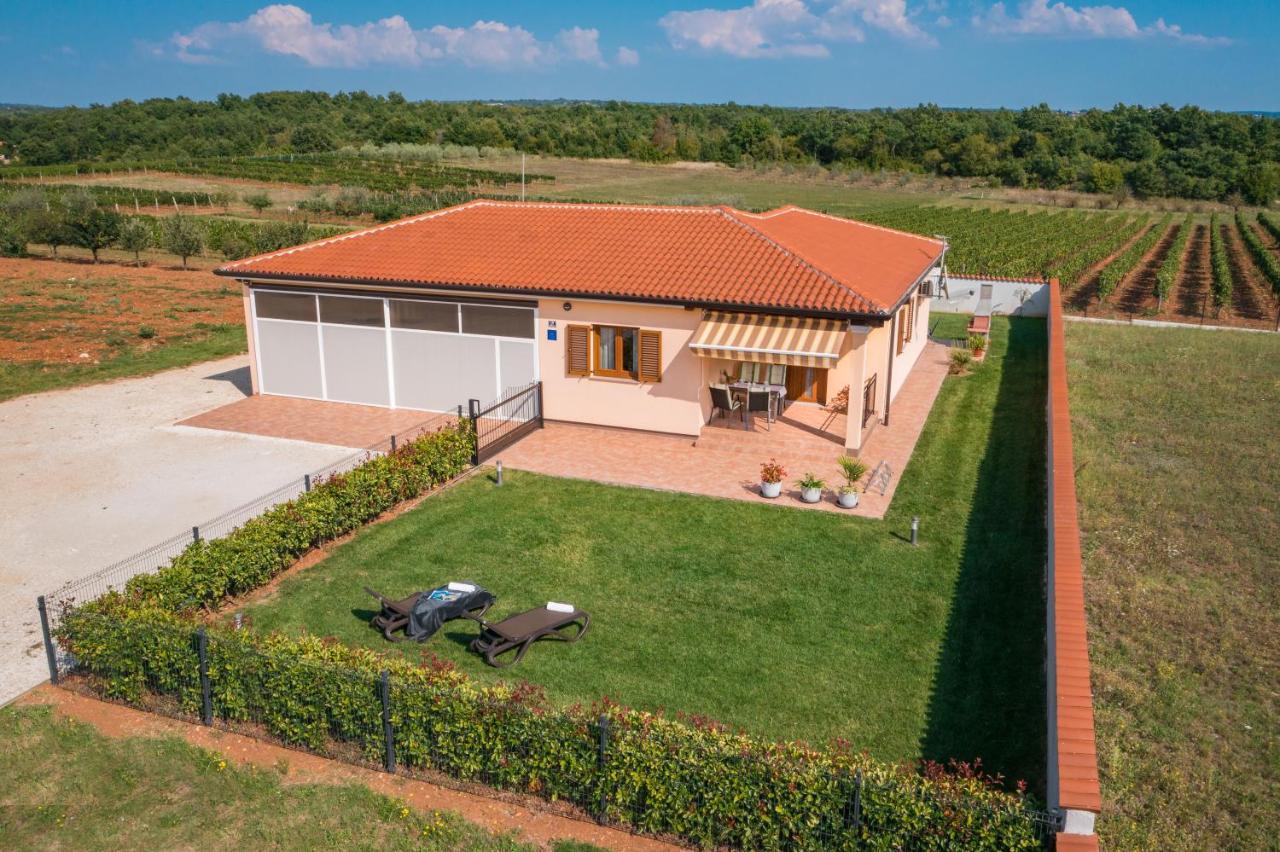 Villa Gracia Sveti Lovreč Pazenatički Eksteriør billede