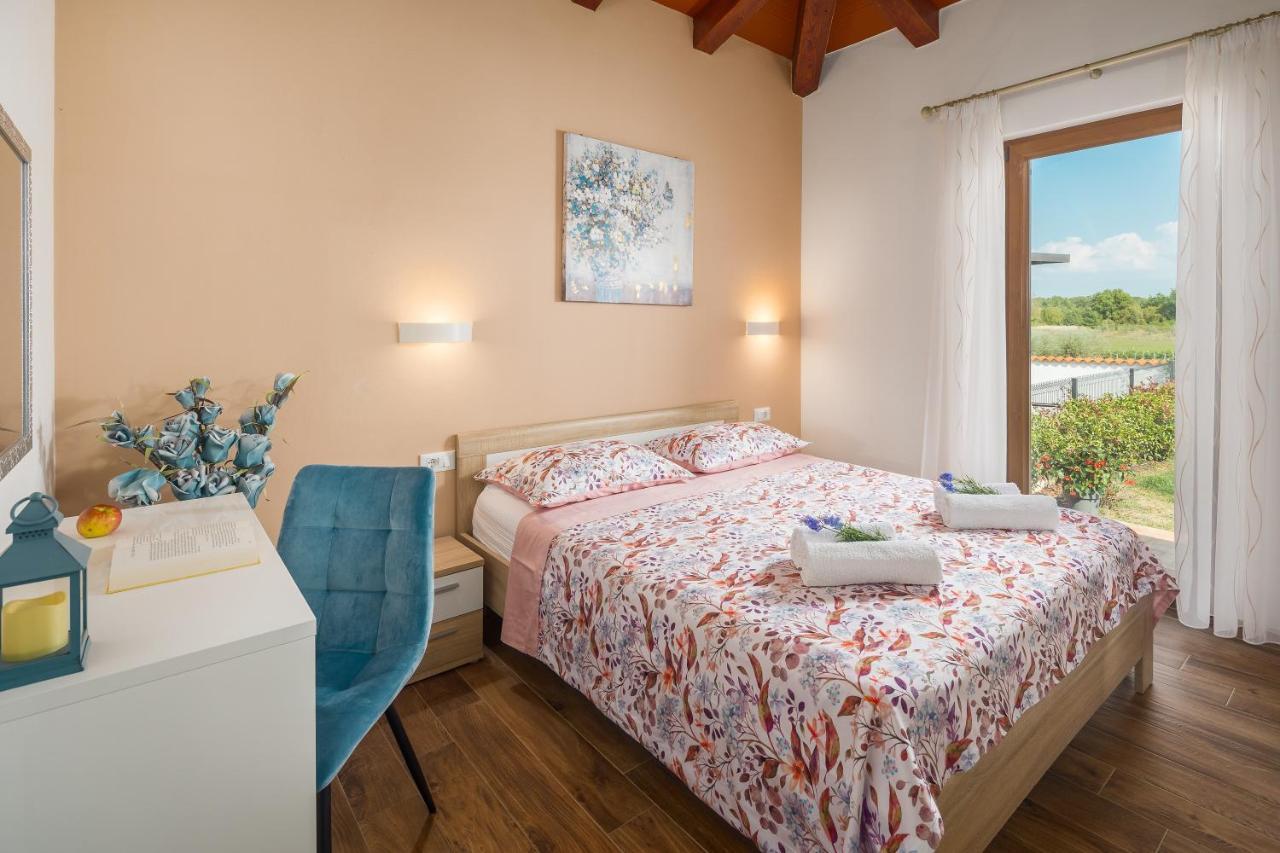 Villa Gracia Sveti Lovreč Pazenatički Eksteriør billede