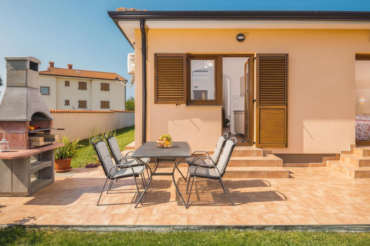 Villa Gracia Sveti Lovreč Pazenatički Eksteriør billede